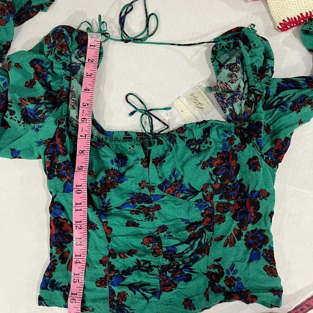 FREE PEOPLE FLORAL TOP NEW WITH TAG (829)